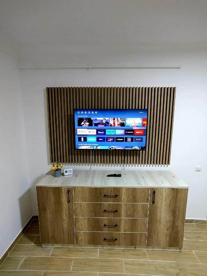 Ferienwohnung Militari Luxury Flat Roşu Exterior foto